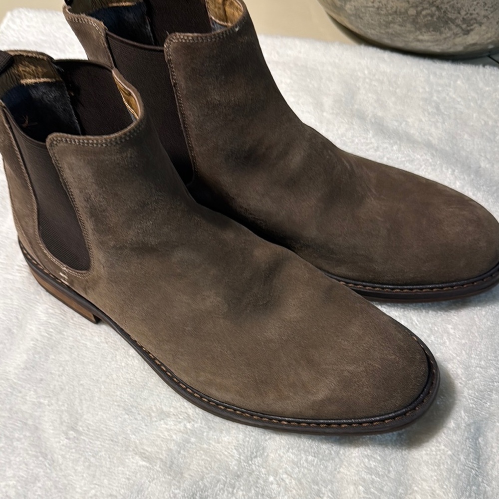 Men Vionic boots